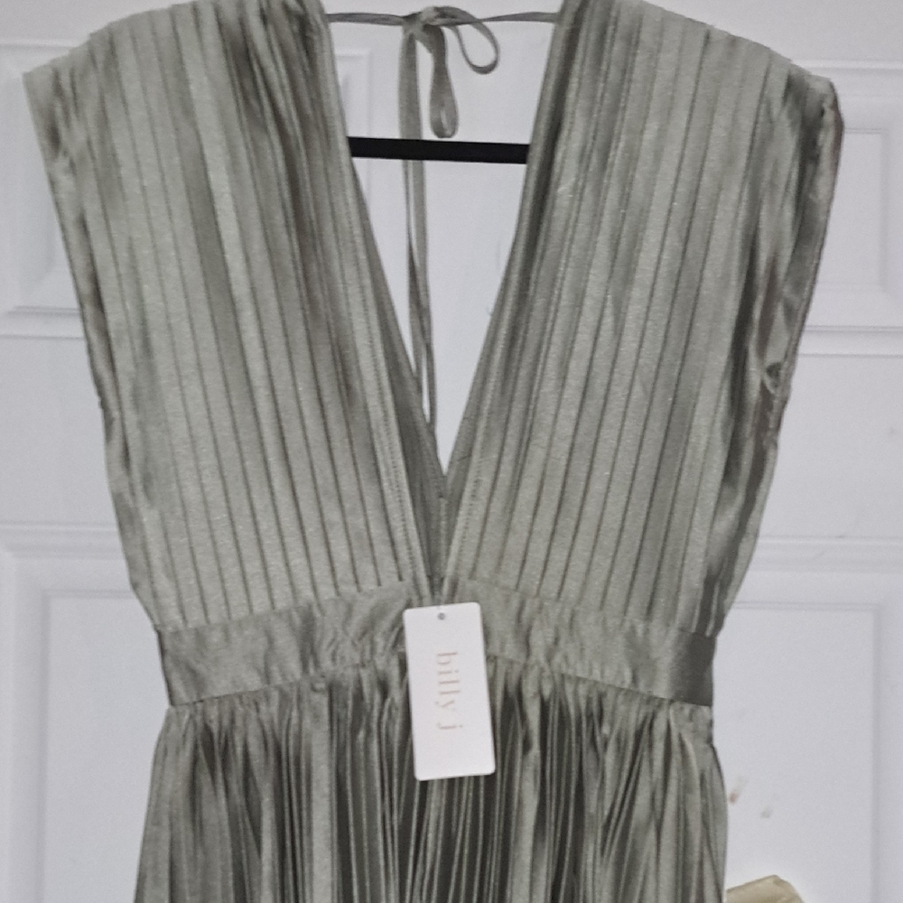 Chic Pleated Maxi Dress in Silver - Picture 8 of 11